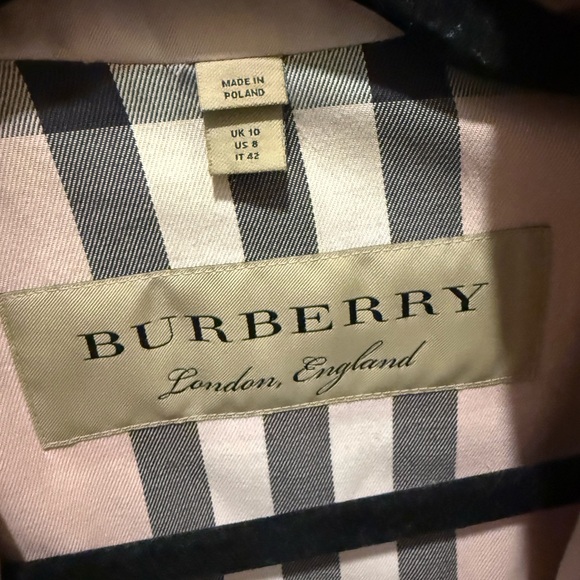 Authentic Burberry Light Pink Trench Coat - Picture 8 of 15